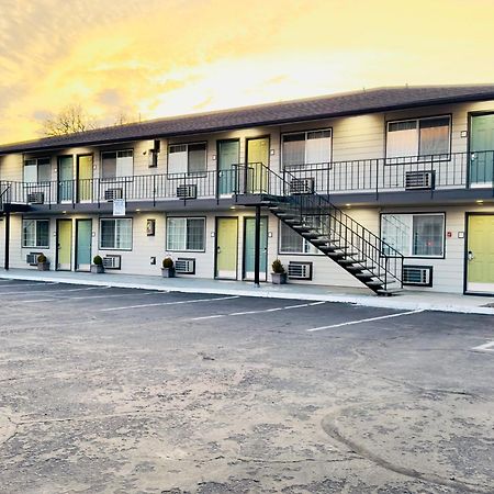 Royal Inn Eugene- Airport 외부 사진
