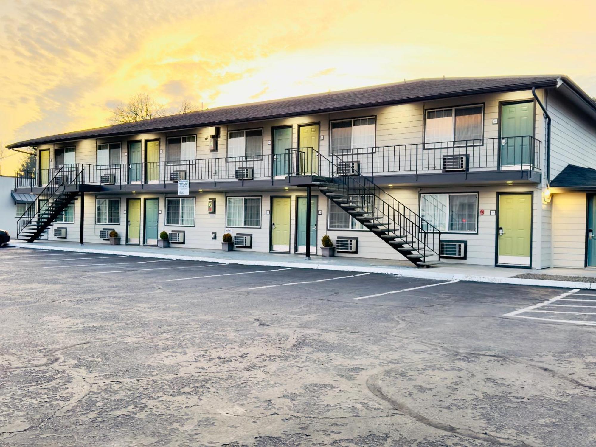 Royal Inn Eugene- Airport 외부 사진